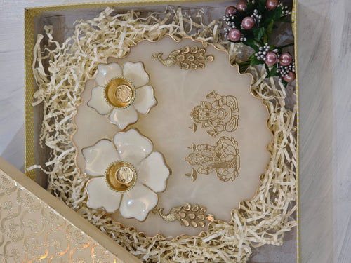 1 Diwali Gift Hamper with Puja Thali & Diyas